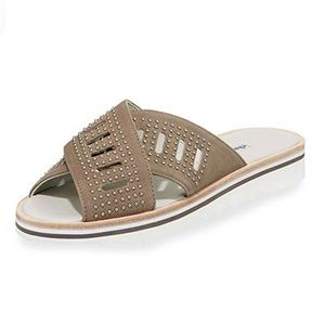 ❤️CLOSET CLEART OUT!!! CHARLES DAVID SANDAL SZ 8.5